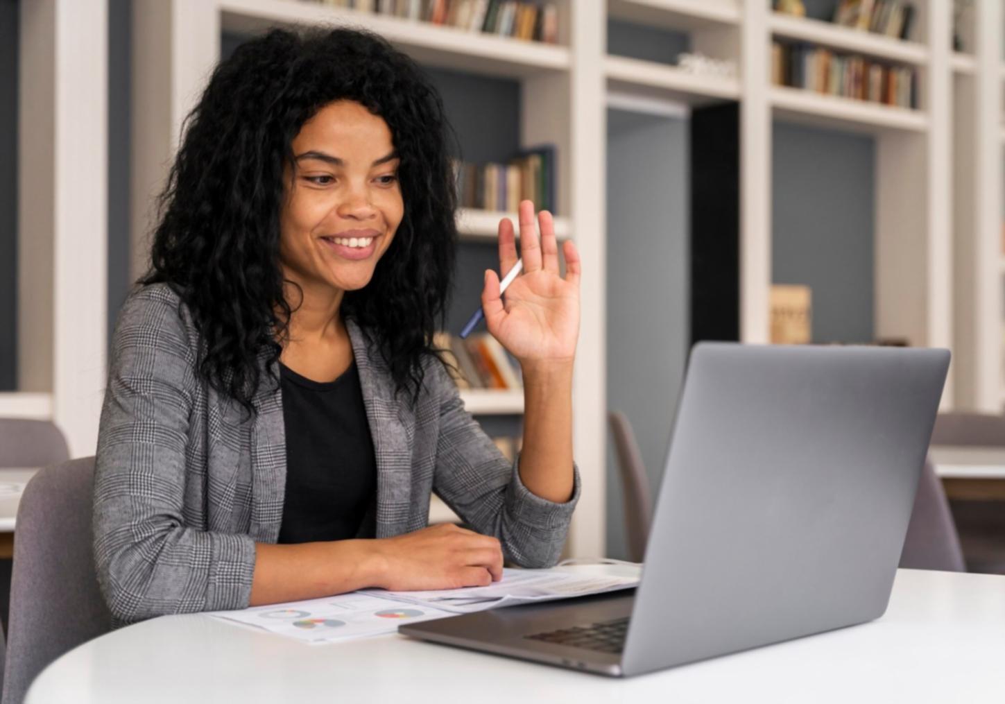 Espace de travail moderne avec analyses financières